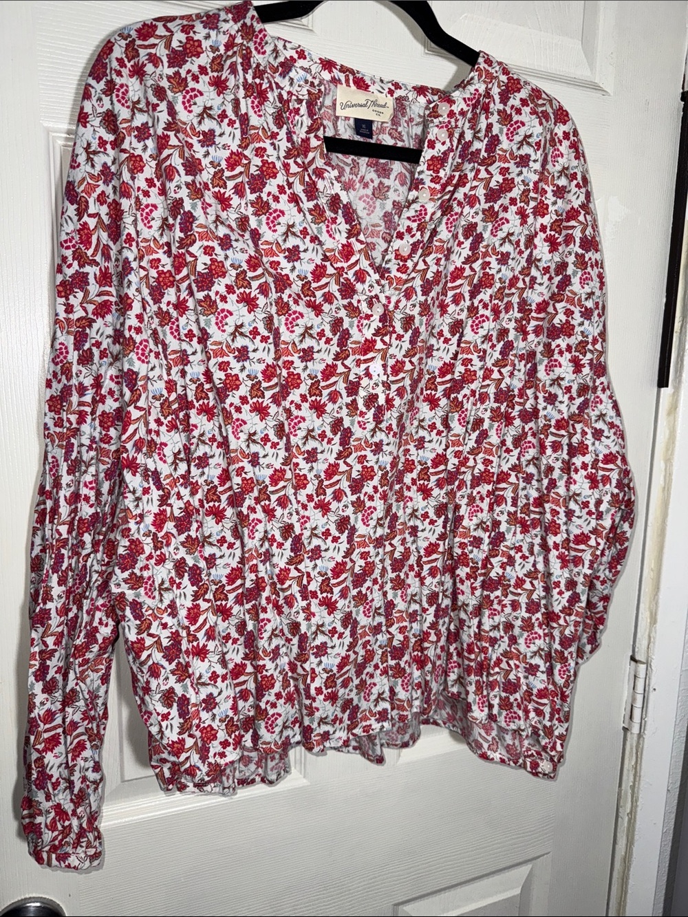 Universal Thread Red Floral Long-Sleeve Blouse
